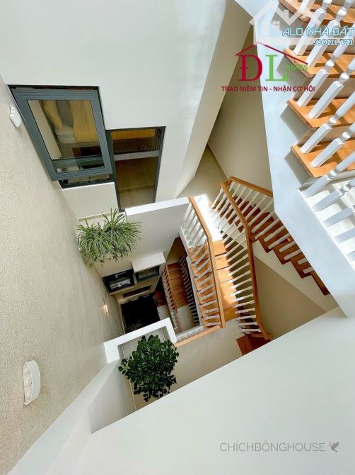 Bán khách sạn mặt tiền Đoàn Thị Điểm P4 , cách Hồ Xuân Hương chỉ 5p đi bộ . - 2