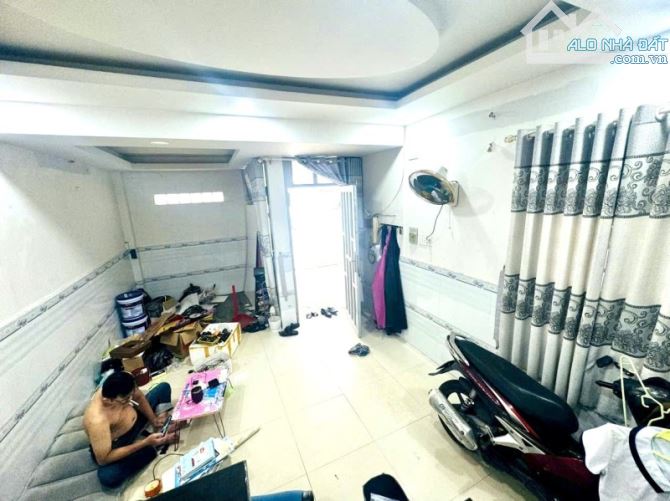 NGAY CẦU NGUYỄN TRI PHƯƠNG - 1 CĂN RA MẶT TIỀN - 4X10M - PHƯỜNG 9 QUẬN 8 - 2