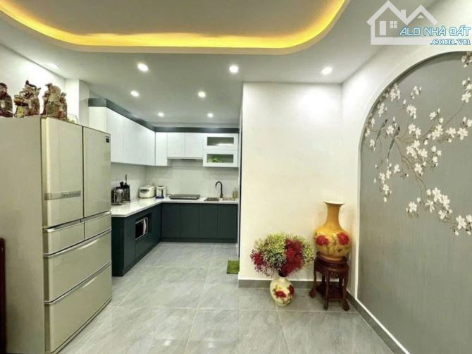 BÁN NHÀ HOÀNG HOA THÁM Ở NGAY 40M2 5TẦNG-NHÀ MỚI-GẦN Ô TÔ-NGÕ THÔNG-BA GÁC TRÁNH GIÁ 6TỶ - 2