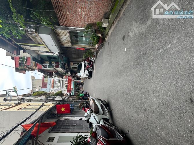 Siêu Hiếm, bán nhà Ngô Gia Tự Long Biên - trung tâm chợ Diêm Gỗ, Ô tô tránh- 2 mặt thoáng - 2