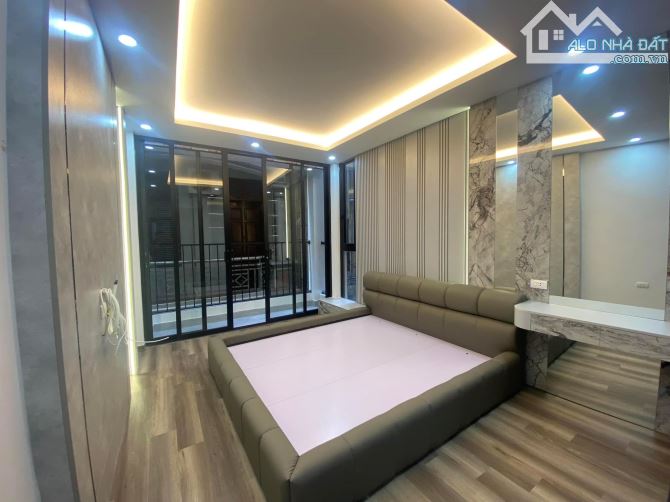 SIÊU HIẾM QUẬN THANH XUÂN, 5 TẦNG x 32m2, 3 NGỦ, 2 THOÁNG, NGÕ RỘNG RÃI CHỈ 6.99 TỶ - 2