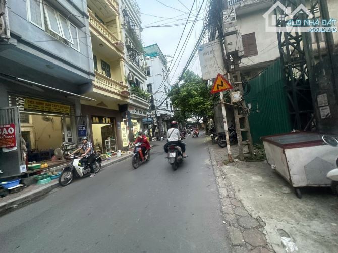 Bán nhà MP Nguyễn Văn Trỗi- Thanh Xuân, 46m2, 5 tầng, KD đỉnh, 13.9  tỷ - 2