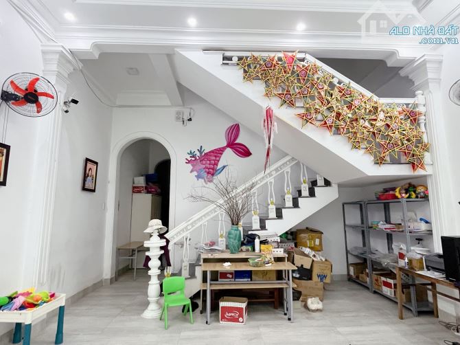 BÁN NHÀ 3 TẦNG MẶT TIỀN #KQH #KIỂM_HUỆ 110M, NGANG 5.6M, CÁCH PHỐ #BÀ_TRIỆU 3 NỐT NHẠC - 3