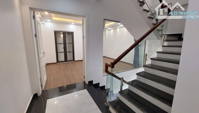 💥💥 Bán nhà phố 4 tầng,Chợ Hoa Quả, Sở Dầu, Hồng Bàng, 60m2, mặt tiền 5m, đường 10m, giá - 3