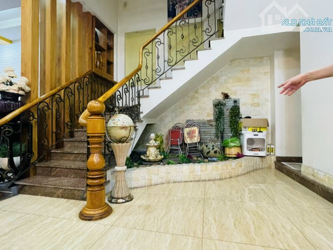 Bán nhà Biệt Thự Lam Sơn - Nguyễn Huy Tưởng ,P.6,BT ,10x13 ,2T , Giá 20 tỷ TL - 3