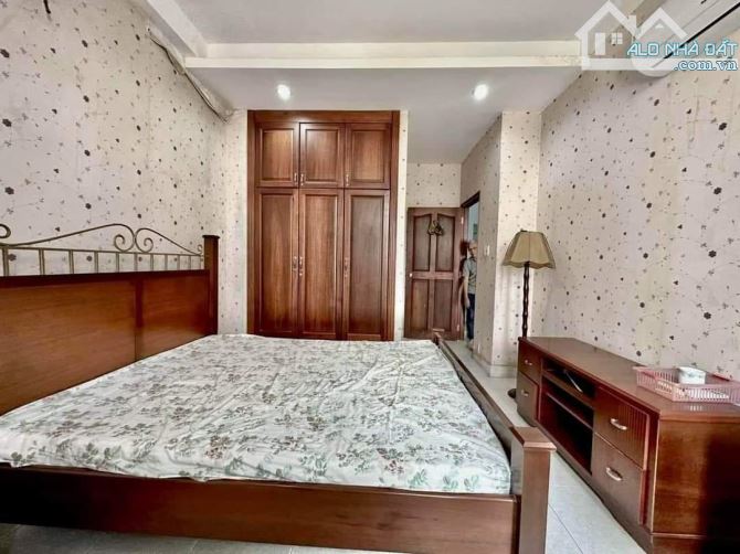 Bán gấp! Nhà 3 tầng, 70m2, hẻm xe hơi, sát mặt tiền Lê Quang Định, P7. Sổ hồng riêng - 4