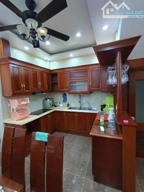 SIÊU PHẨM LÊ LỢI HÀ ĐÔNG NHÀ 3TẦNG SIÊU ĐẸP, ÔTÔ 7 CHỖ ĐỖ CỬA, 5M RA PHỐ, DT 44M2 QUANH 8T - 3