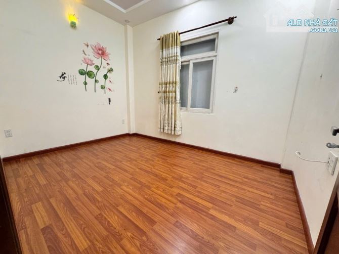 VÀI BƯỚC RA MẶT TIỀN - XE HƠI ĐẬU NGÀY ĐÊM - BÙI QUANG LÀ GÒ VẤP GẦN EMART 2 - NHỈNH 6 TỶ - 7