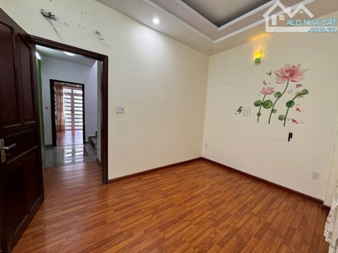 VÀI BƯỚC RA MẶT TIỀN - XE HƠI ĐẬU NGÀY ĐÊM - BÙI QUANG LÀ GÒ VẤP GẦN EMART 2 - NHỈNH 6 TỶ - 9