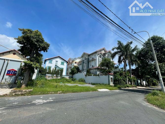 BÁN ĐẤT BIỆT THỰ CHÍ LINH - VỊ TRÍ KINH ĐẸP, KĐT CHÍ LINH 2 - 385M - 16,5x23M- GIÁ 21,6 T