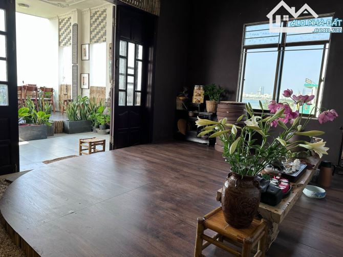 - Bán gấp villa 3 tầng góc 2 mặt tiền đường Mỹ Khê 1, phường Phước Mỹ, quận Sơn Trà.