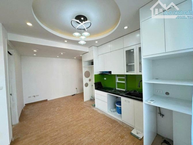 CHỈ HƠN 3 TỶ - CC CẦU GIẤY-LÔ GÓC-62M2-FULL NỘI THÂT-VỀ Ở LUÔN