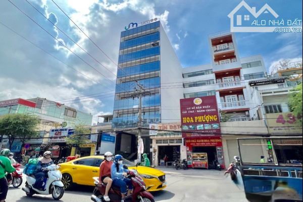 HÀNG NGON ! MT Lạc Long Quân, 4x20m,5 tầng thang máy cực đẹp, giảm sâu 3 tỷ chỉ còn 18,5tỷ