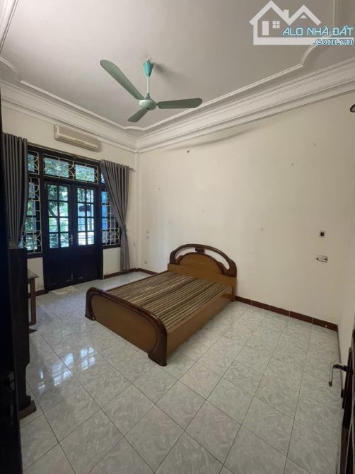 Bán nhà Trần Quốc Hoàn Cầu Giấy. Sổ A4 64m, 4 tầng MT5m7 Gá 19 tỷ Vỉa hè+ô tô tránh - 1