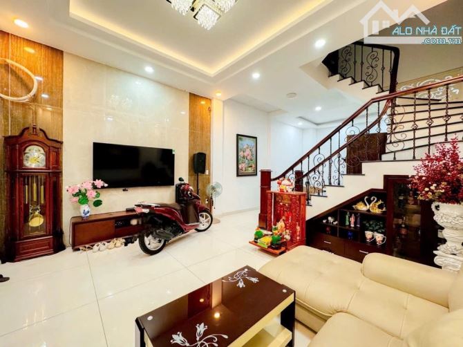 Nhà đẹp ở ngay, ngang 5m hiếm, 4 tầng, Nguyễn Thị Thập, khu dân trí chỉ 8.5 tỷ - 1