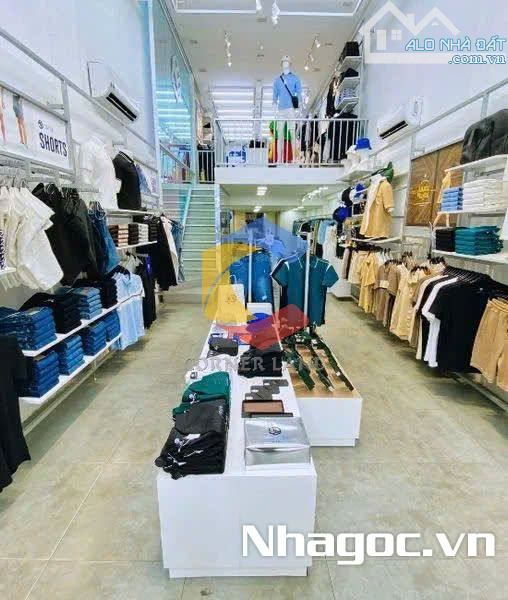 Cho thuê shop 33 Nguyễn Gia Trí, Bình Thạnh. Dt: 4x20m, Kc: trệt 3 lầu. Gía: 69tr - 1