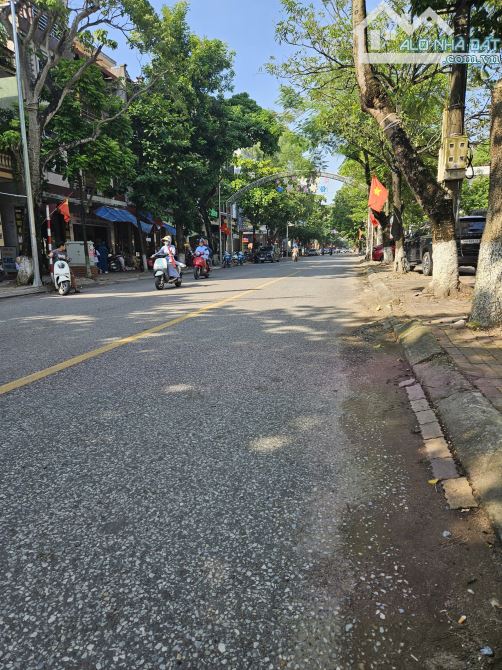 BÁN NHÀ 2 TẦNG, KINH DOANH, LÔ GÓC MẶT PHỐ HAI BÀ TRƯNG, TP THÁI BÌNH, DT 78M, GIÁ 15,5 - 1