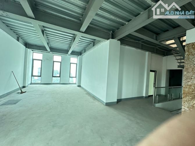 Bán tòa Văn Phòng phố Tam Trinh DT 600m2, MT 20m, Giá 100 tỷ Hạ chào 10 tỷ giá mới 100 tỷ - 1