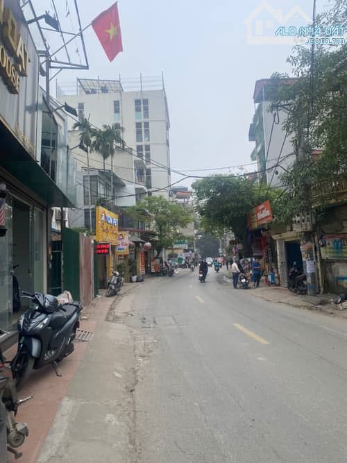 Bán Đất Mặt Phố Bà Triệu, Hà Đông – 100m², Mặt Tiền 7.36m, Giá 36.9 Tỷ - 1