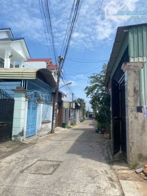 Bán đất duy nhất 1 lô hẻm xe 7 chỗ thông ngay ngã 5 Nguyễn Khuyến 108m2 giá 2,3 Tỷ - 1