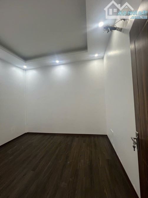 Bán nhà Nguyễn Sơn 40m2 3 tỷ Ngang 4M HXH 1/ Tân Phú giáp Bình Tân ngã tư 4 xã - 2