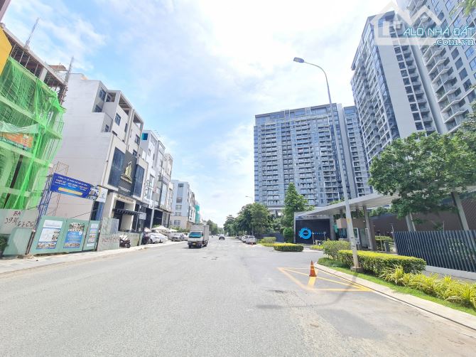 Ngộp Bank bán gấp Tòa nhà MT Đồng Văn Cống-Q2, 7x18, Hầm+9Tầng, Giá rẻ nhất khu vực 32 tỷ - 2