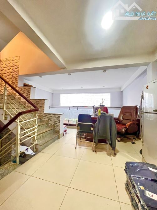 Bán nhà hẻm ô tô tải Trịnh Đình Trọng, Quận Tân Phú 6x15m - 2