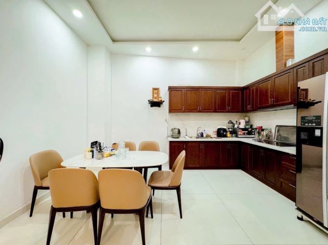 Nhà đẹp ở ngay, ngang 5m hiếm, 4 tầng, Nguyễn Thị Thập, khu dân trí chỉ 8.5 tỷ - 2