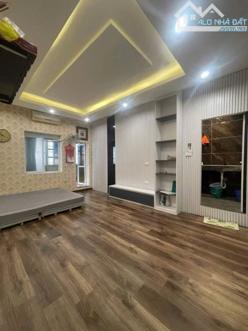 Bán nhà tập thể Phương Mai, 40 m2 (sổ 26m2), 2 thoáng, 2.4tỷ. - 2