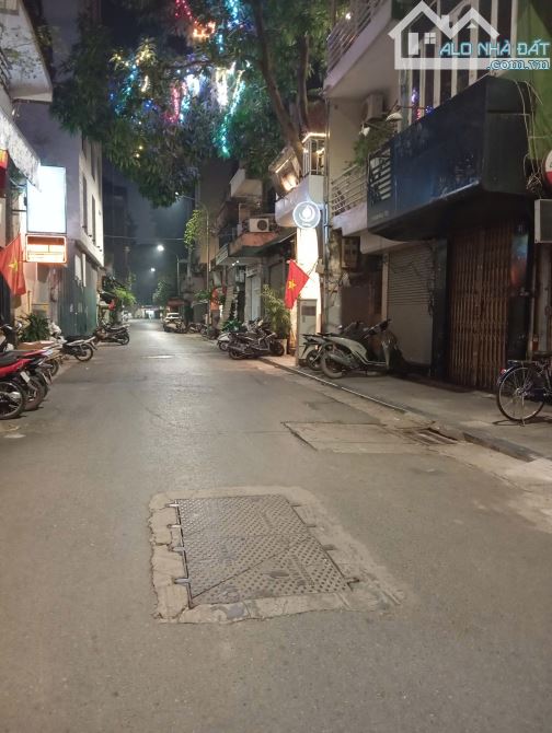 Bán nhà phố PHAN BỘI CHÂU - 1 nhà ra MẶT PHỐ - 5 Tầng - 3 Ngủ khép kín - ĐẸP - 4