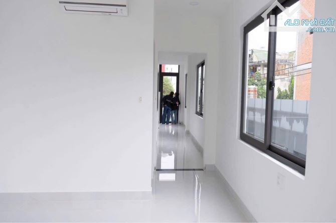 Bán nhà mới - góc 2 mặt tiền Lê Quang Định 3,7 x 17m nở hậu 4,7m CN 70,3m2 - 4 tầng - giá: - 5