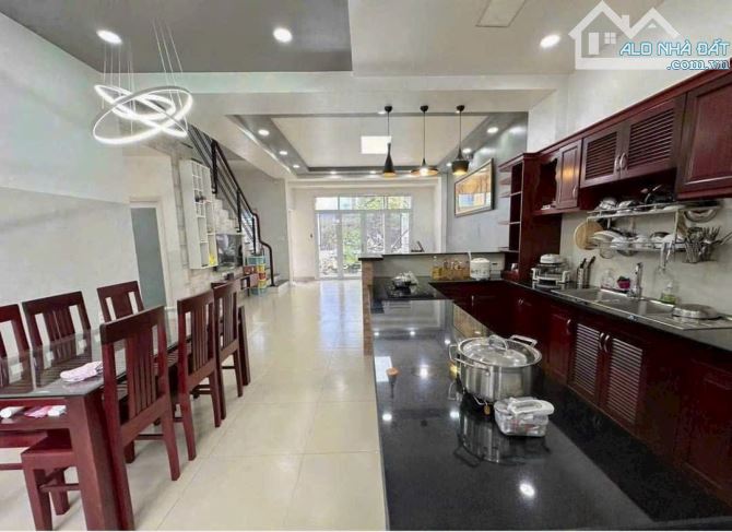 Bán nhà kdc Tân Phong 200m2 chỉ 8ty4 - 5