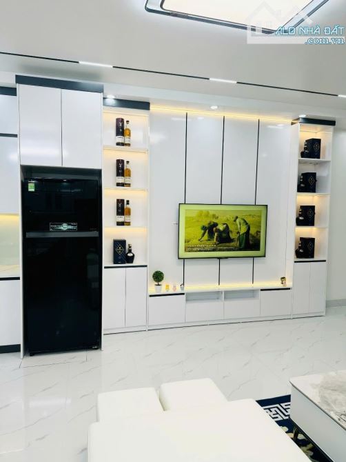 Bán nhà đẹp Nguyễn  Ngọc Vũ, 47m2, 5 tầng, ô tô gần, 8.25 tỷ - 6