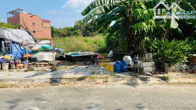 Bán đất biệt thự mặt đường Phạm Đôn Lễ gần chợ Thạnh Mỹ Lợi Quận 2 (200m2) 110 tr/m2