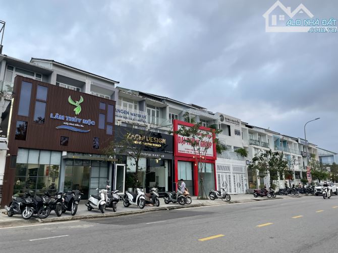 Bán nhà mặt tiền Hoàng Quốc Việt - 5