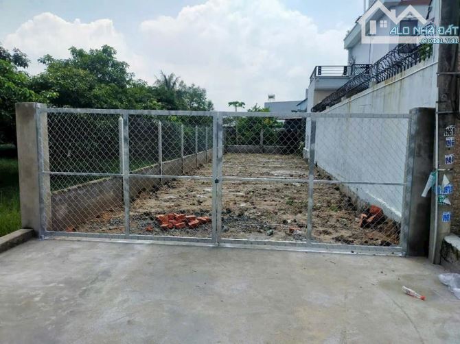 BÀ CHỊ GỬI BÁN LÔ ĐẤT 173 M2 - GIÁ CHỈ 1 tỷ 150 TRIỆU - BẾN XE CỦ CHI - GỌI CHO EM XEM ĐẤT