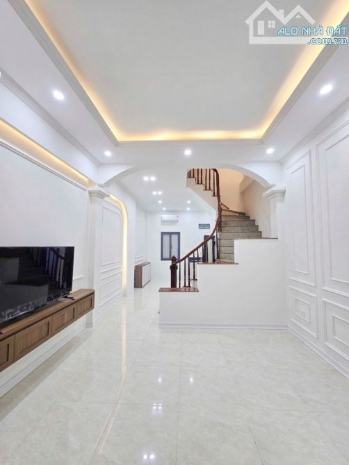 BÁN NHÀ RIÊNG TẠI PHƯỜNG LA KHÊ 36m², MT 4m, OTO. Chỉ 7 tỷ 5