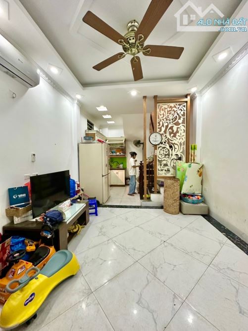 Bán nhà phố 8/3 - Minh Khai -Kim Ngưu - 40m2 - 5T - 6.3 Tỷ