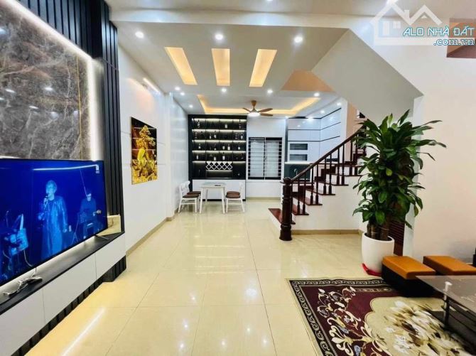 BÁN NHÀ RIÊNG TẠI ĐƯỜNG PHẠM VĂN ĐỒNG, GIÁ CHỈ VỚI 6,3 TỶ VND, DIỆN TÍCH 35 M2, VIEW ĐẸP