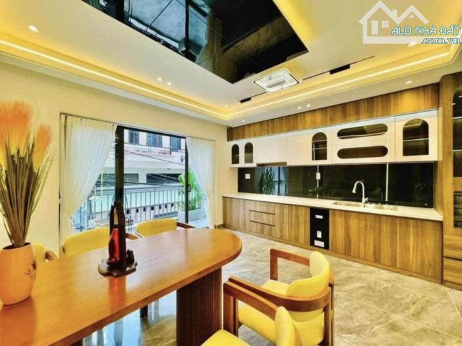 CHỦ NHÀ NHỜ BÁN HỘ NHÀ VĨNH PHÚC BA ĐÌNH 50M2 6TẦNG-THANG MÁY-50M Ô TÔ-MT RỘNG NHỈNH 7TỶ