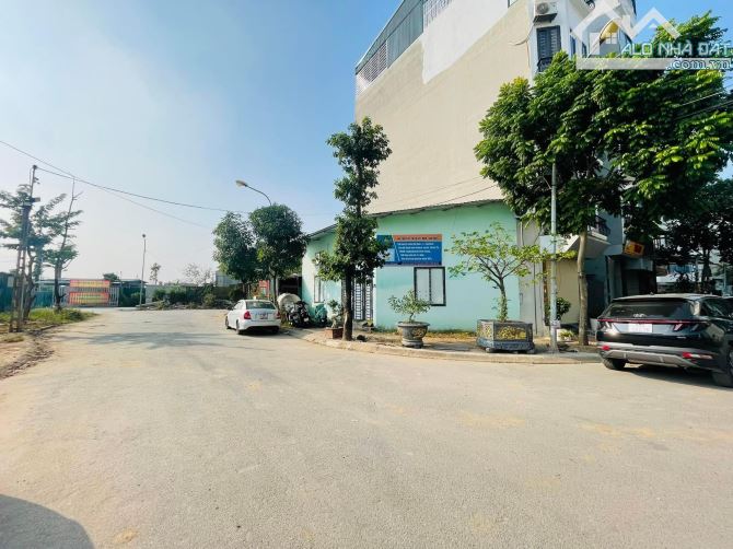 Bân đất TĐC Xuân Phương Tu Hoàng lô góc ô tô tránh vỉa hè 40m2 9,6 tỷ