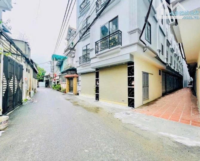 Bán nhà Yên Nghĩa DT 40m 5 TẦNG MT 3,9m giá 3.6ty