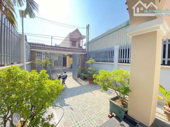 Bán Nhà 1 Trệt 1 Lầu P. Tân Hiệp Mặt Tiền Kinh Doanh sát Cư Xá B5 cách Nguyễn Ái Quốc 150M