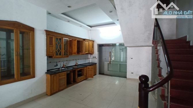 Bán nhà phố mặt tiền đường Nguyễn Trãi, HĐ, 55m², 6 tầng, thang máy, oto giá nhỉnh 17 tỷ