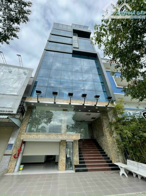 Bán Tòa Văn Phòng Mặt Phố Tạ Quang Bửu, Hai Bà Trưng DT 196m2, 9T, MT 7.9m