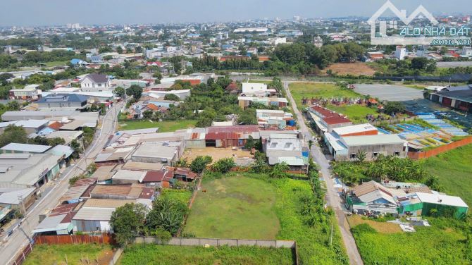 Bán gấp lô đất 99m2 Ngã 3 Giong - HÓC MÔN giá 1TỶ750  Sổ Hồng Riêng , ĐƯỜNG Ô TÔ - 1
