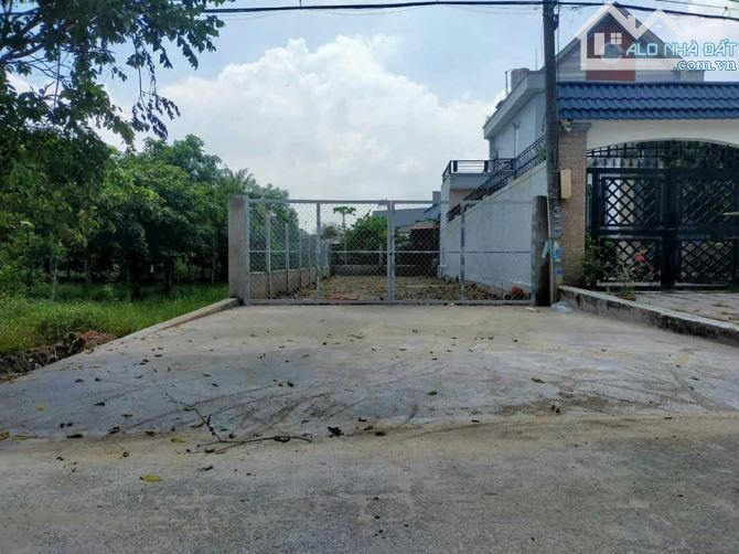 BÀ CHỊ GỬI BÁN LÔ ĐẤT 173 M2 - GIÁ CHỈ 1 tỷ 150 TRIỆU - BẾN XE CỦ CHI - GỌI CHO EM XEM ĐẤT - 1