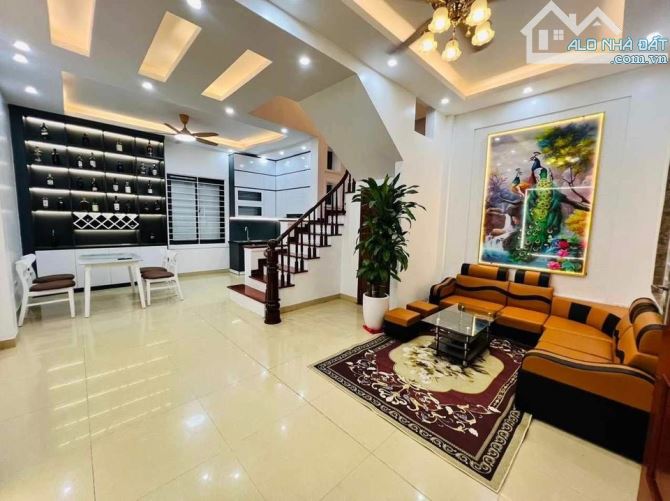 BÁN NHÀ RIÊNG TẠI ĐƯỜNG PHẠM VĂN ĐỒNG, GIÁ CHỈ VỚI 6,3 TỶ VND, DIỆN TÍCH 35 M2, VIEW ĐẸP - 1