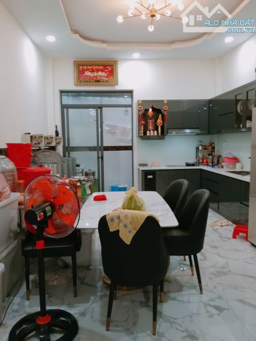 Bán nhà MT ngay Hồng Bàng Q6(4.9X23m) 107m2,4 tầng,nhà mới xách vali vào ở liền - 1