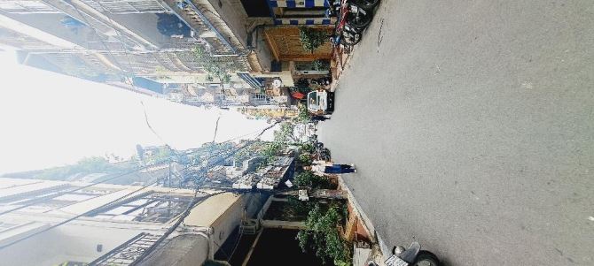 Mặt phố Phương Liệt, ô tô tránh, nhà mới thang máy - 1